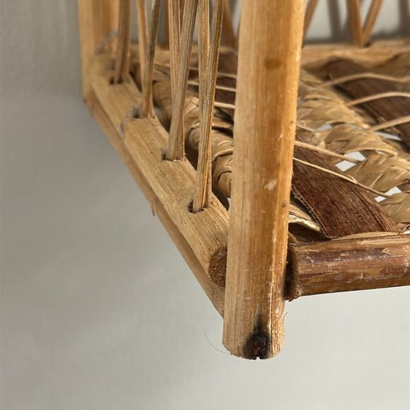 Vtg Lightweight Wicker Rattan Hanging/Sitting Woven Wall Bathroom Accent Shelf - Picture 9 of 17